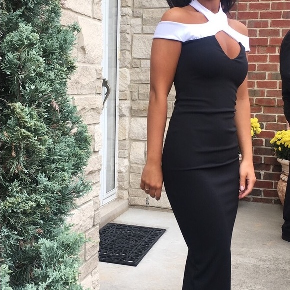 Dress - Picture 2 of 3